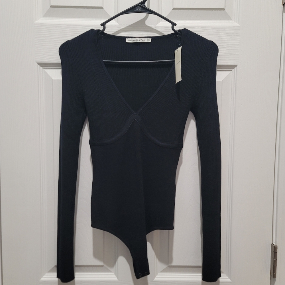 NWT Abercrombie Women's Long-Sleeve V-Neck Sweater Black Bodysuit